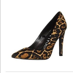 Calvin Klein women’s Brady pump leopard hair calf  size 8 medium 4 inc heel